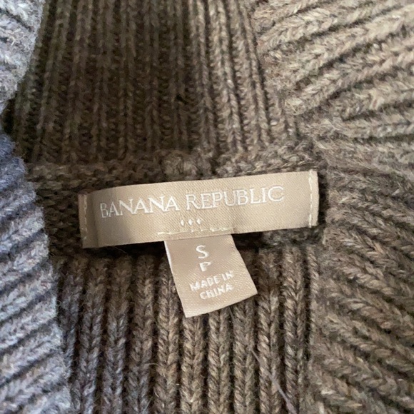Banana Republic turtleneck cape sweater. Brown with black stripes. Size S. New. - Picture 3 of 6